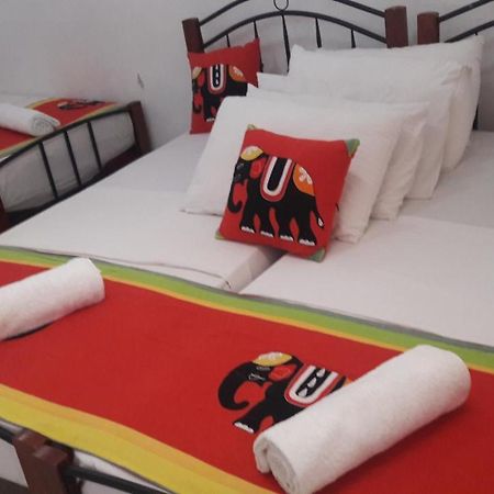 Charlton Kandy City Rest Kültér fotó